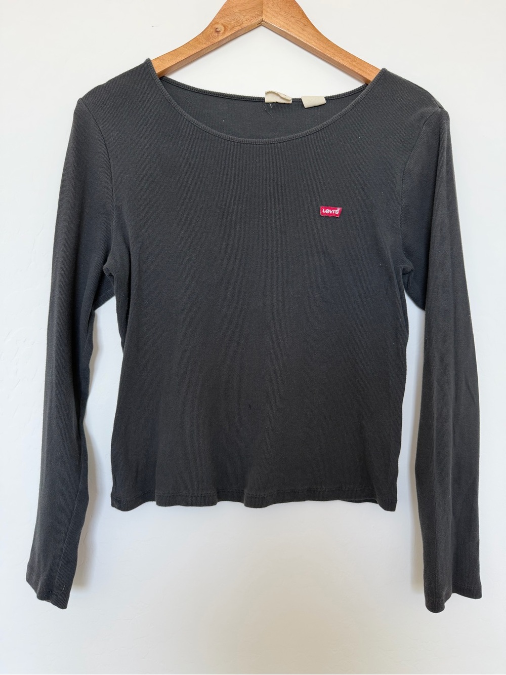 Levi's Black Long-Sleeve Crewneck Top with red Logo Patch